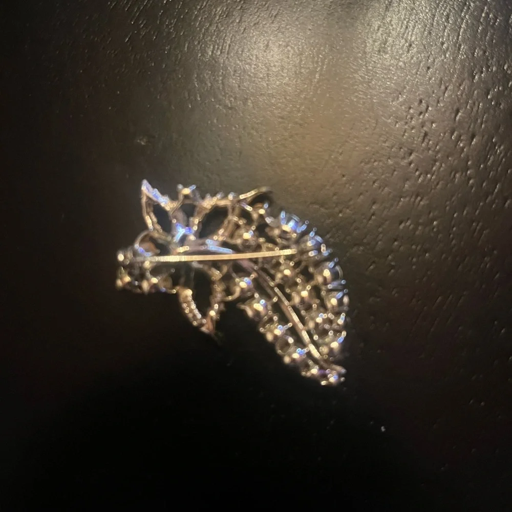 Vintage Lisner Green AB Stone Gold Tone Leaf Brooch